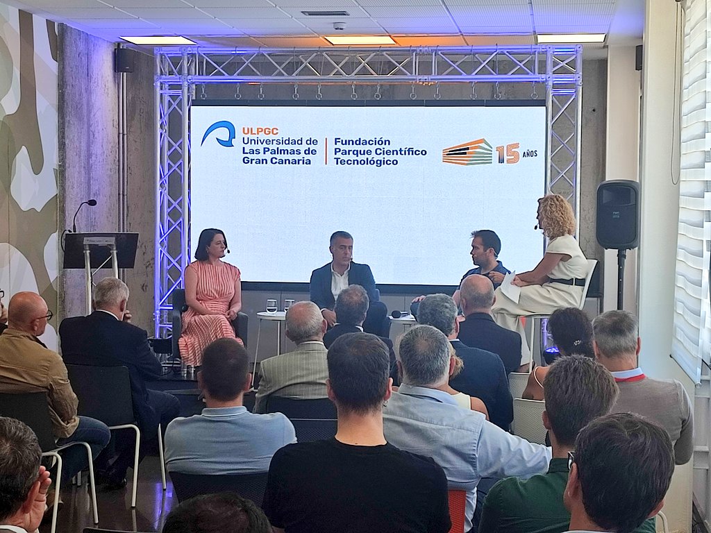 GrupoInetel's tweet photo. @rsantana73, director general de Inerza, destaca que la llegada de la empresa al @pctulpgc ha servido para tener un vínculo más estrecho y directo con la @ULPGC y para obtener una mayor proyección dentro del sector de las telecomunicaciones.
#Inetel #Inerza #ULPGC #FPCT15 https://t.co/at9cUtjT3Z