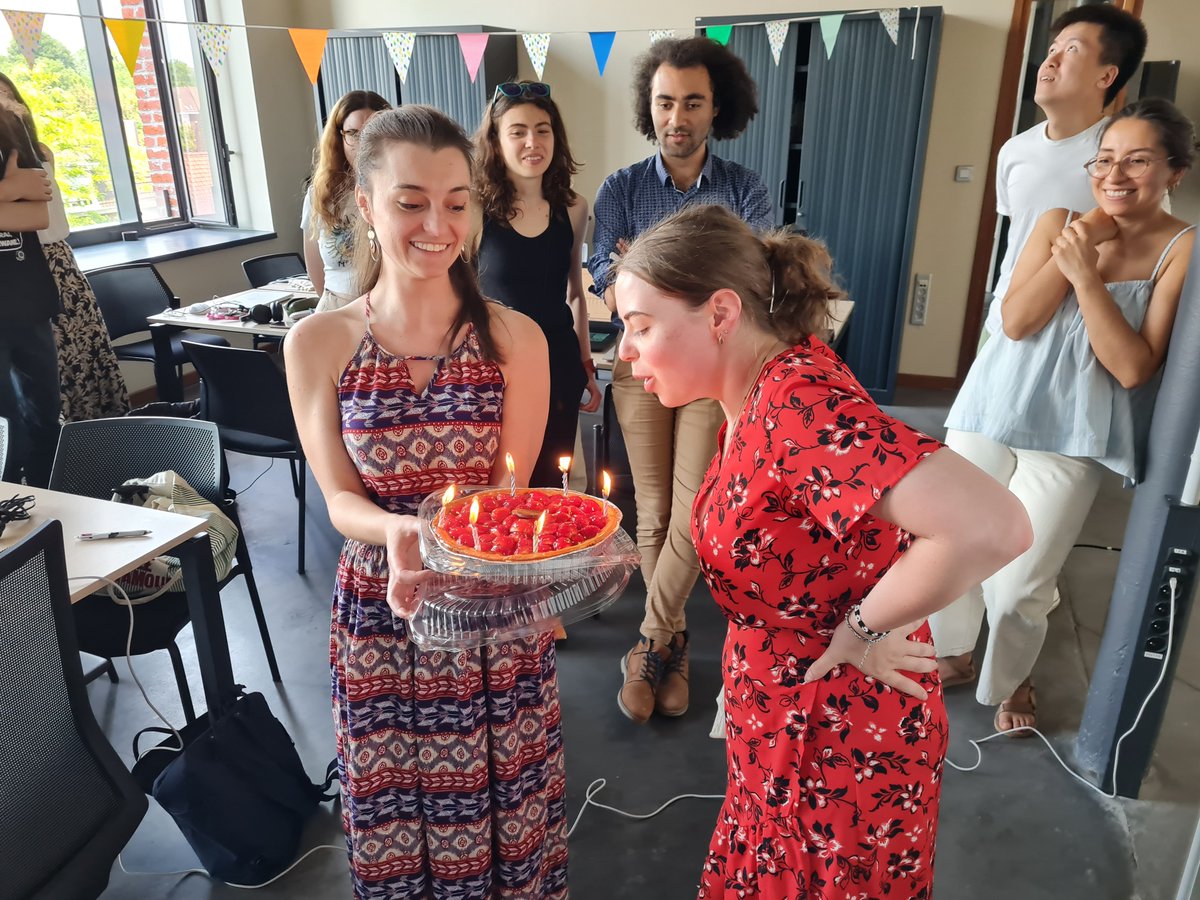 SAVIBrunel's tweet image. Party like it&apos;s your birthday  ......many happy returns to @CoeugnetMarine 🥳

The @Scalab_umr crew really know how to put on a celebration 🍾 

#Tourcoing #France #phdlife #birthday 🎂