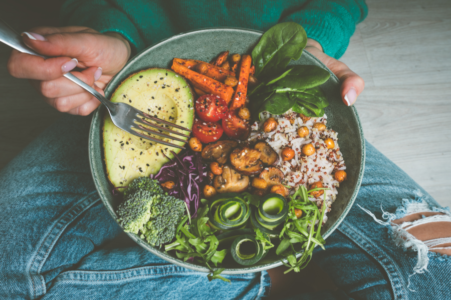 YHLMag's tweet photo. Plant-powered exercise!
A campaign backed by @plantbasedhpuk encourages runners to adopt a wholefood plant-based diet as part of their training in June.

#RunningOnPlants is the brainchild of runner&amp; documentary filmmaker Tom Pickering. 
Take part: https://t.co/O0DCxeNuUp https://t.co/RTKfO7Gj5Z
