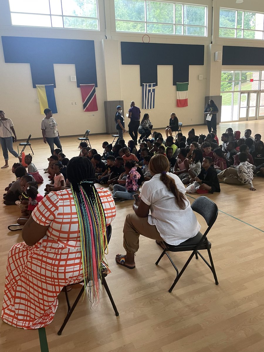 DarnishaJohns19's tweet photo. Are you an INFLUENCER!! Summer ARA @APSWestManor and @MilesTigersAPS is off to a great start!  Today we celebrated our scholars for meeting their iReady goals for the week!  @apsupdate @drkalag @WilhelminaRegi3 @ThalisePerry1 https://t.co/UZrM4sKuXS