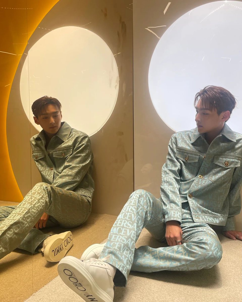 SF9__Unofficial's tweet photo. 230616 zuuuuu_oh Instagram update #SF9 #ZUHO #에스에프나인 #주호 #지미추 #jimmychoo #지미추썸머팝업 

https://t.co/NCxb6YCMwD https://t.co/b4e30GLQUB