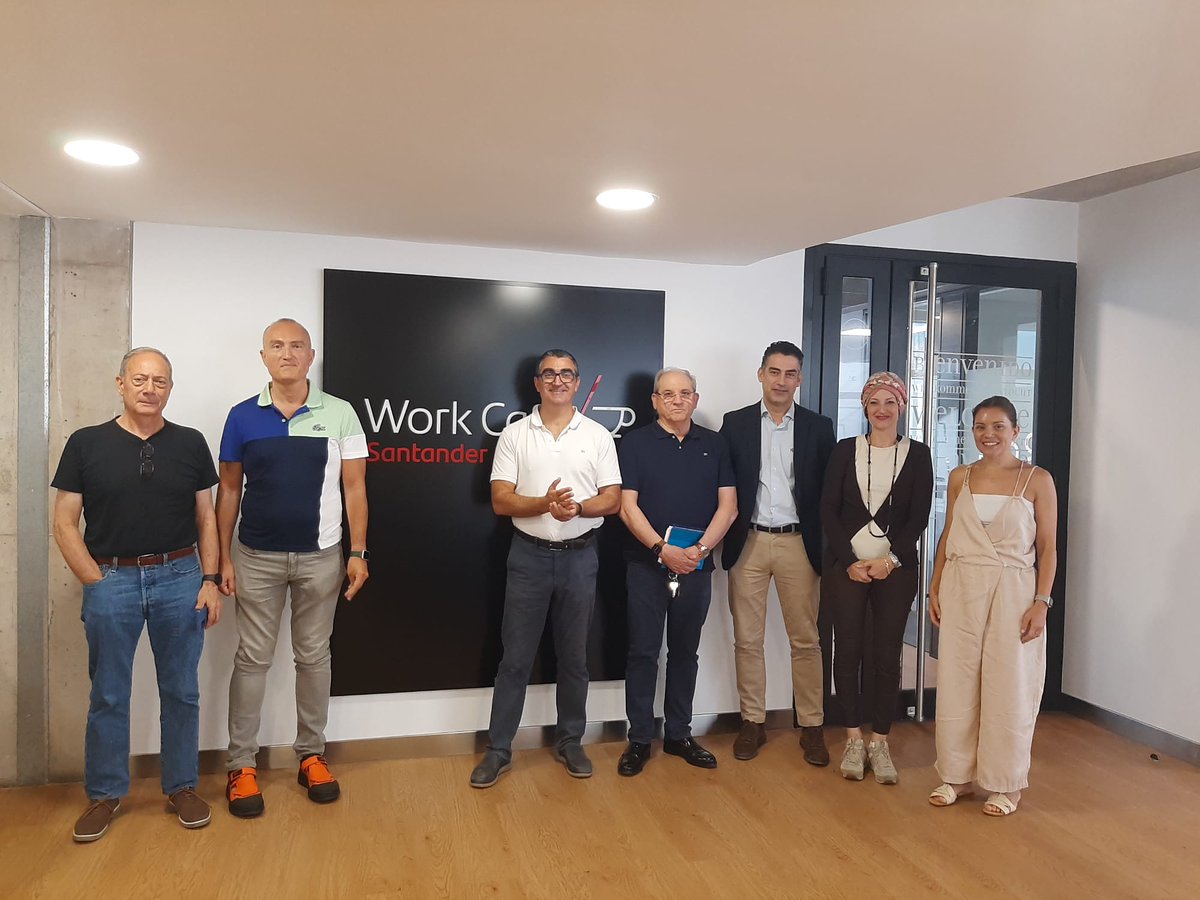mlmorell's tweet photo. Muchas gracias, en mi nombre y el de @BatizLazo, a todos los que habéis asistido en persona o online a nuestro seminario sobre la importancia de la tecnología en la expansión de @bancosantander y @bbva en Latinoamérica.
@EconomicasUMU @UMU https://t.co/SI7TQYz6Wy