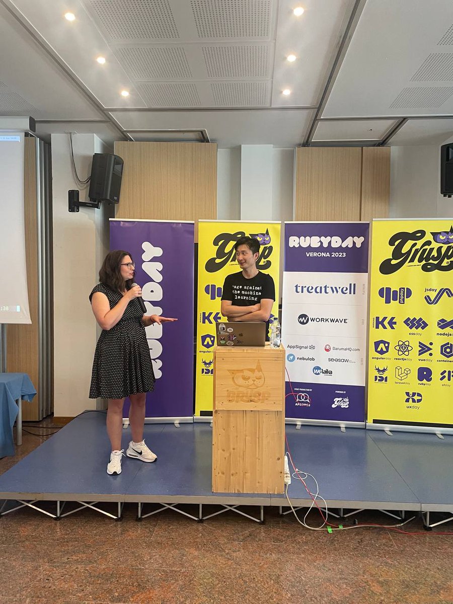 rubydayit's tweet image. Get back from lunch break with &quot;The Functional Alternative&quot;  by Ju Liu&apos;s talk.
The next time you find yourself writing imperative code, you&apos;ll think about... the functional alternative. 😂
@arkh4m is Staff Engineer @Shopify

#rubyday #rubyday2023 #ror #rails #rubykata #kata