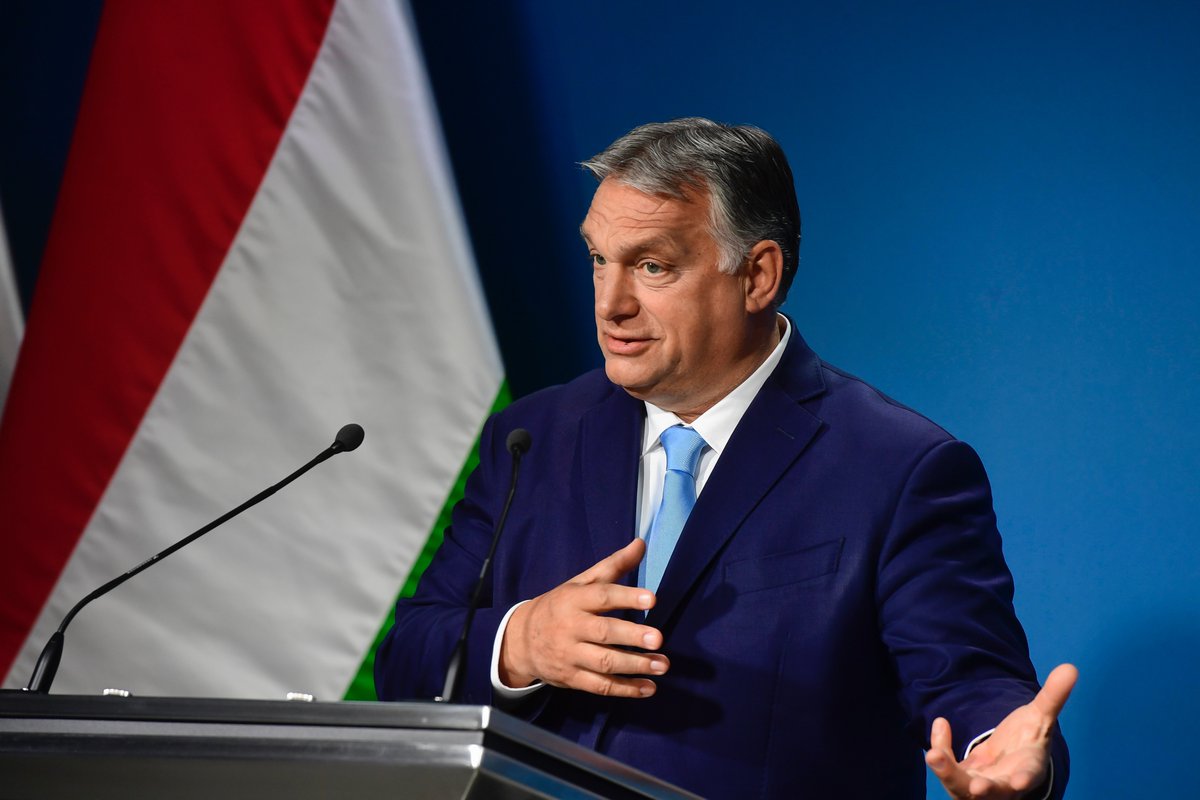 „Die Deutschen können von mir aus machen, was sie wollen,
aber sie sollen uns nicht ihre #Migrationspolitik aufnötigen!
Brüssel kann uns nicht diktieren, mit wem wir zusammenleben wollen,
das ist #Ungarn's🇭🇺 interne Angelegenheit!“
MP Orbán heute in einem Interview
#EU #Migration