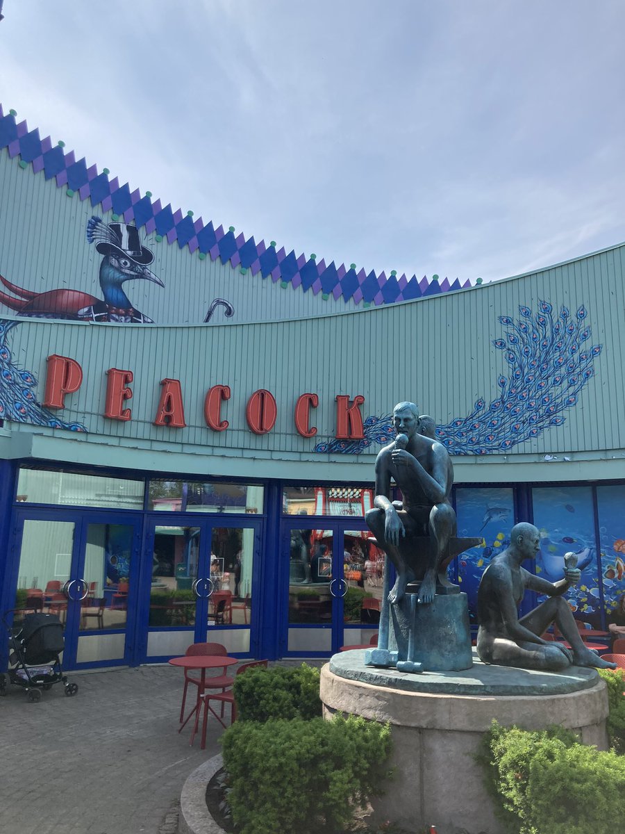 Helsinkiläiset Luova lava-päiväleirit ovat päässeet esittämään Hetki taiteilijana-esityksiään Peacock-teatterin lavalle, oikean teatteritekniikan kanssa❤️
Lämmin kiitos Suomen Komediateatterille lasten ja nuorten taideharrastamisen tukemisesta #yhteistyö #nuorisoseurat #luovalava