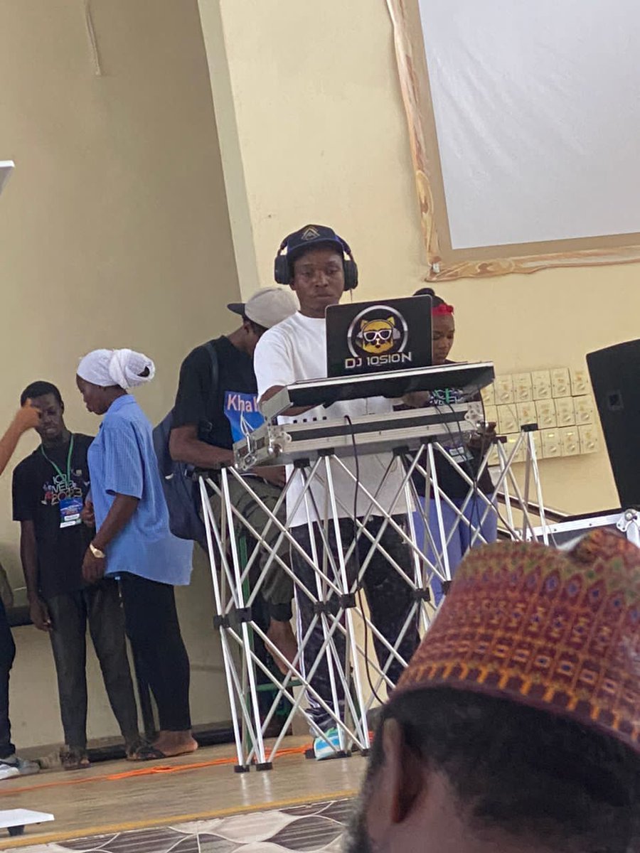 Gdgoc_kp's tweet photo. @iamdjshifu1b is spinning tunes that'll teleport you to a whole new dimension of fun and excitement. 

#10sion #hackathon #ictweek2023 #gdsckp #GDSCSSA @googleafrica @googledevs @googlestudents #DeveloperStudentClubs https://t.co/jP5X05jDOG