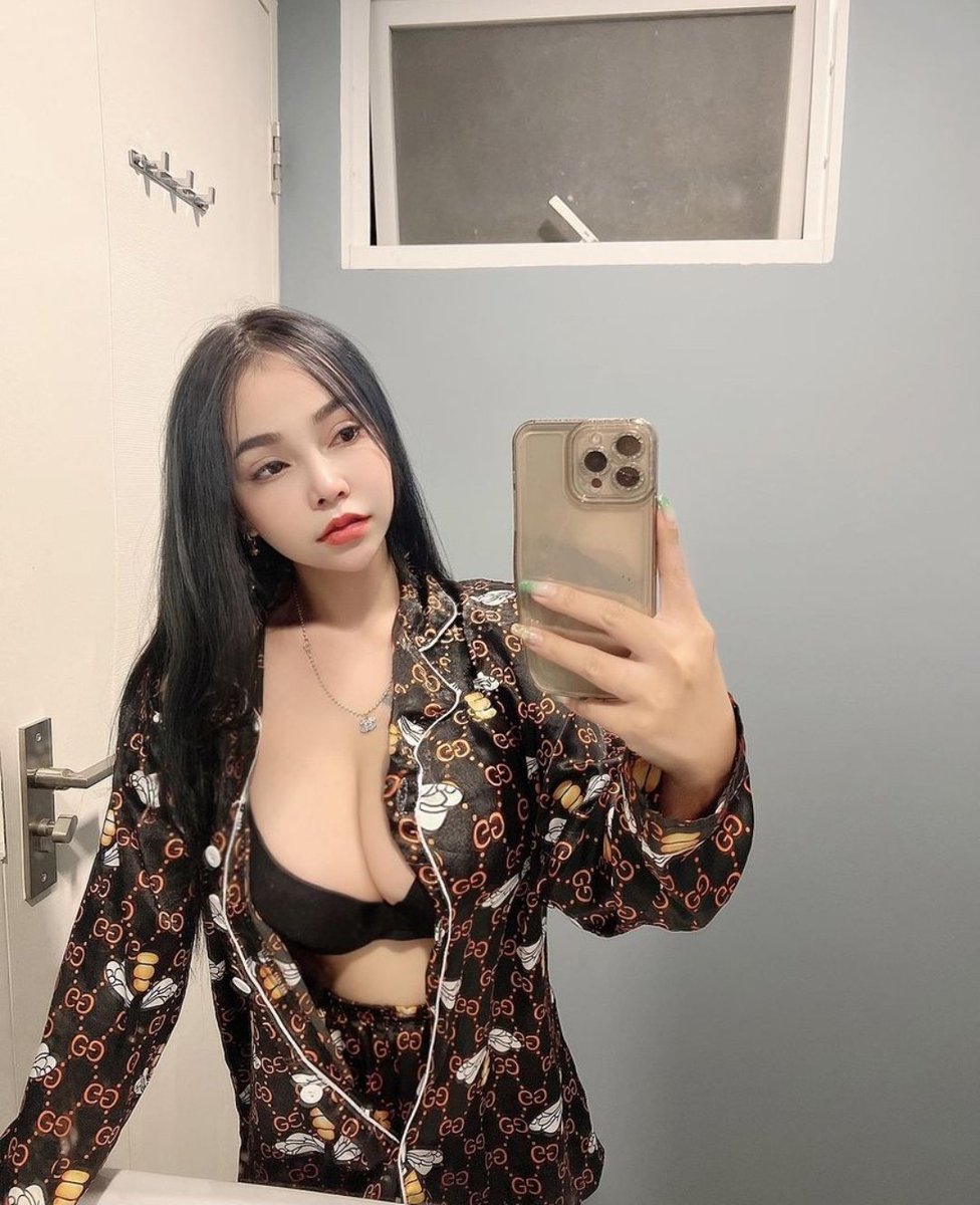 RiaPuputsari's tweet photo. Selamat malam warga twiterr 🌟🌟 #malamsange #sangeberat #sangebanget #ceritangentot #ceritadewasa #ceritasange #chatsekscerita #chatseksyuk #salamcroot #salamsange https://t.co/STCFJ3xjJw