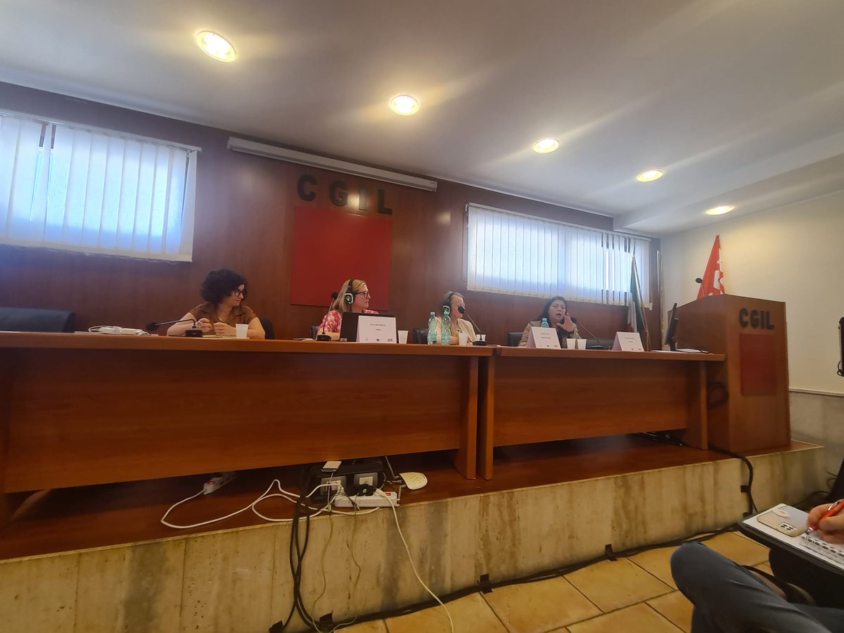 fpcgil_internaz's tweet photo. "Il lavoro agile non serve a "conciliare" i tempi familiari ma a recuperare tempo per partecipare alla vita delle nostre comunità."
Così la Segr. Naz. @FpCgilNazionale Cazzaniga alla conferenza di @EPSUnions #Cemr a #Cagliari "Local, social, digital"
#cisiamo https://t.co/cF3CaDDDmC