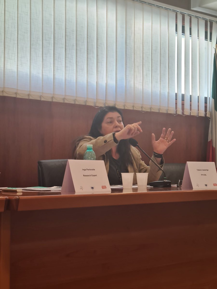 fpcgil_internaz's tweet photo. "Il lavoro agile non serve a "conciliare" i tempi familiari ma a recuperare tempo per partecipare alla vita delle nostre comunità."
Così la Segr. Naz. @FpCgilNazionale Cazzaniga alla conferenza di @EPSUnions #Cemr a #Cagliari "Local, social, digital"
#cisiamo https://t.co/cF3CaDDDmC