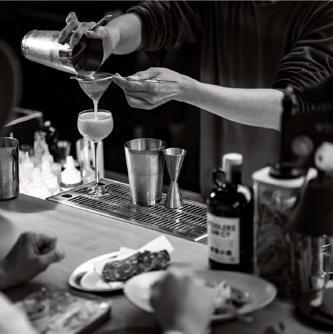 Fortune flavours the bold.

.    
.
#Peddlersgin
#Shanghaigin
#cocktail
#Ginbrands
#ginlovers
#gintonic
#gincocktails
#GinCocktails
#GinTime
#GinLife
#GinConnoisseur
#GinInspiration
#GinObsession
#GinCulture