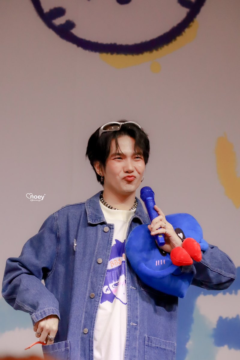 Please retweet and reply to this tweet 💙

🎯Goals:
500 RTs = 500 votes

🔗netizensreport.com/vote-the-most-…

I vote for <a href="/JakeB4rever/">BIU.</a>    
#NETIZENSREPORT #BuildJakapan for Most Handsome Man Alive #MHMA2023 #MHMA2023BuildJakapan <a href="/thenreport/">The Netizens Choice Magazine</a>