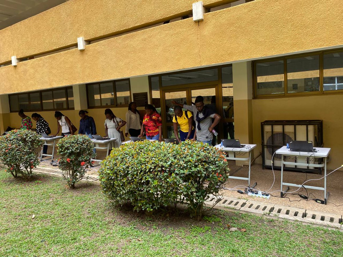 Elections at the CCB Polling Center

Sit and relax till it's your turn!😁

#KNUST #KNUSTDECIDES
