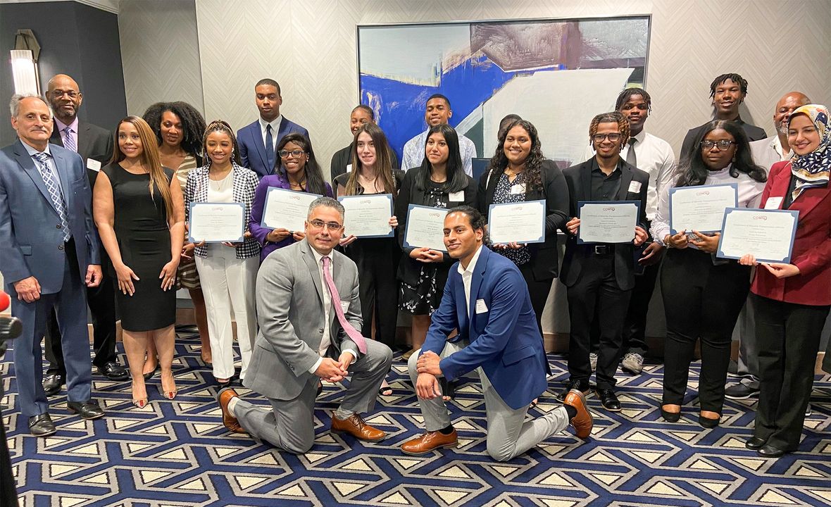 newflyer's tweet image. Earlier this month, as a proud sponsor, New Flyer joined @COMTO_National&apos;s Philadelphia Chapter scholarship awards luncheon in Philadelphia, PA.

During the event, COMTO celebrated the academic excellence and achievement of its scholarship recipients 🎓.

#COMTO #NewFlyerteam