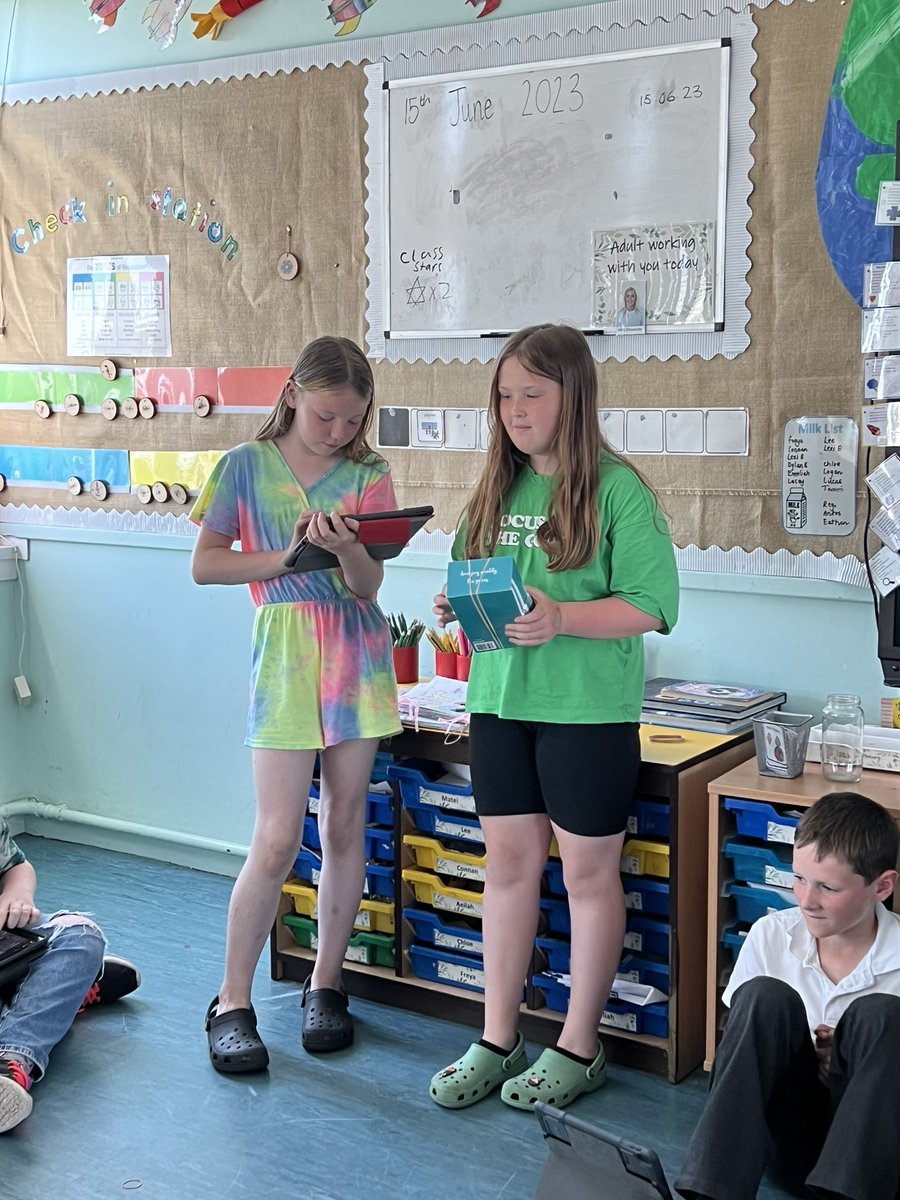 MsDinwoodieBPS's tweet photo. #fascinatingfriday is back!
Today we were learning to create music using different materials in the classroom and also including the use of digital technologies 🥁🎵🎹
@MissMcKenzieBPS very kindly brought in her Ukulele to show us all 🎶 and we joined together to sing a song 🤗 https://t.co/9FAe9P9NeU