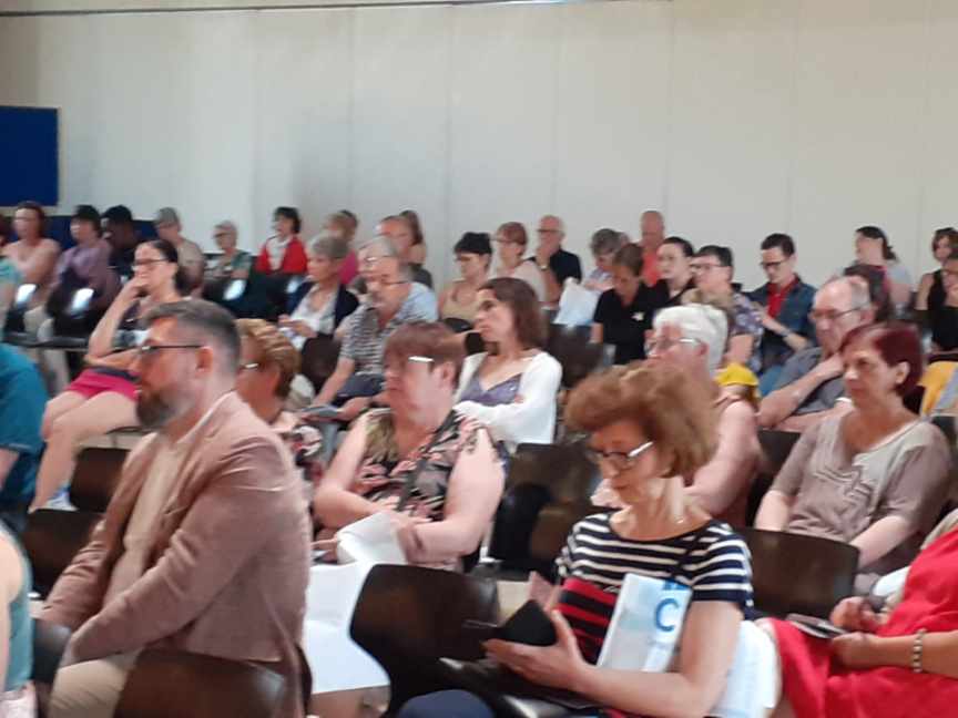 DindaudARS's tweet photo. 1ere journée de la douleur chronique à Nevers organisée par les représentants des usagers du Conseil Territorial de Santé. Des intervenants de qualité et plus de 400 visiteurs à  14h. Engagement des acteurs de créer une filière de prise en charge avec le CETD Dijon et Bourges. https://t.co/M9Vu8nwYui