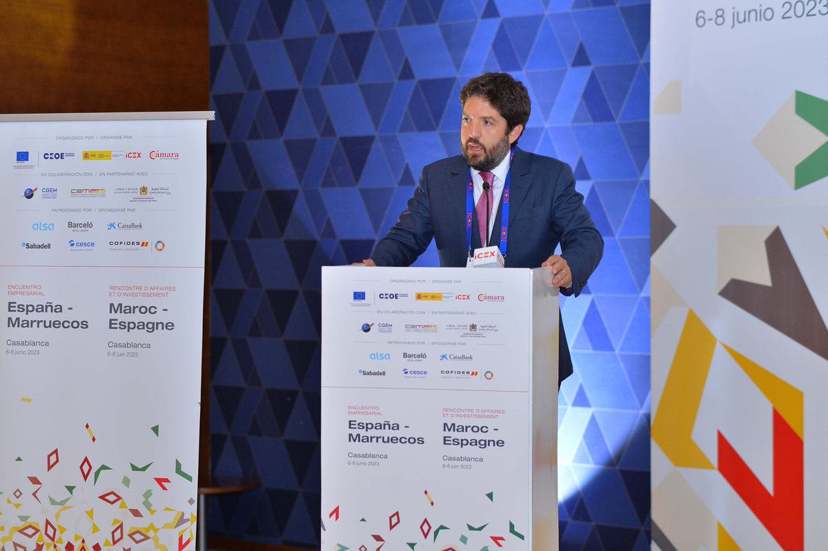 ICEXCasablanca's tweet photo. Nuestro consejero económico y comercial, Manuel V. Rodríguez, explicó en el #ENCUENTROEMPRESARIAL ESPAÑA-MARRUECOS 🇪🇸🇲🇦 que el Reino Alauita es un buen mercado para las inversiones españolas debido a varios factores 🧵👇 https://t.co/BP7JYsp72t