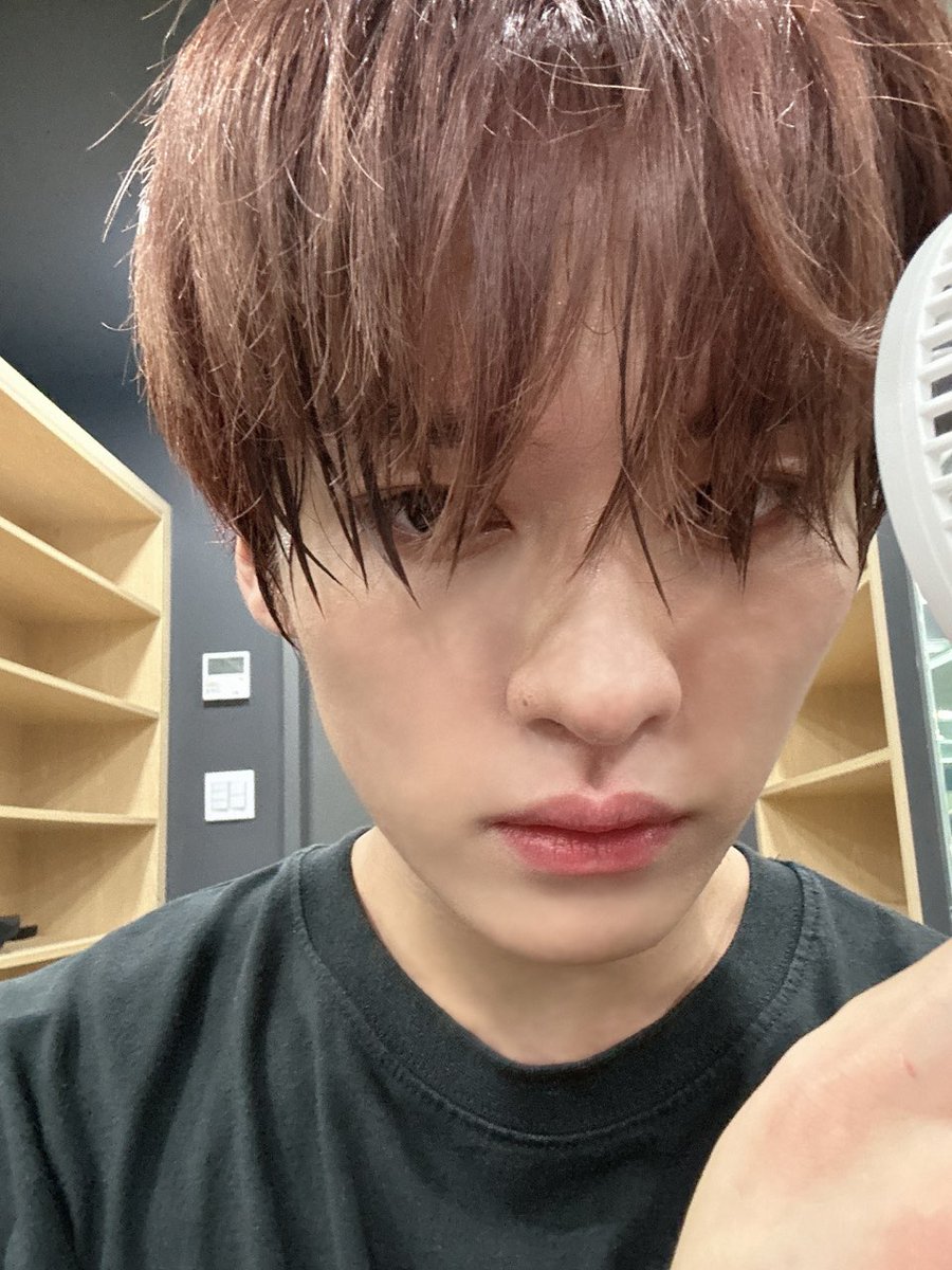 skzwithstay8's tweet photo. 🐰 - 💫
[160623] 9:46 PM KST

*pic

i'll be!! going!!! I had a lot of!!!! fun!!!!!!! https://t.co/B5NV2XI2R6