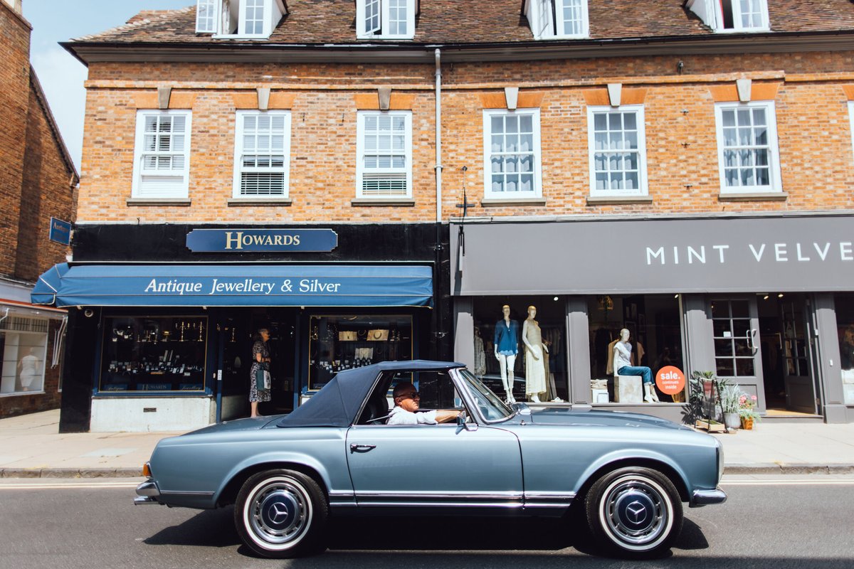 Roll through Stratford-upon Avon town centre, the Cotswolds and onto Weybridge, Surrey with us on Friday 14th July 2023. If you own a Pagoda, join us here: bit.ly/42kyQqV #SLSHOP #SLSHOP60 #PagodaSL #MercedesPagoda #ClassicMercedes #MercedesBenzClassic