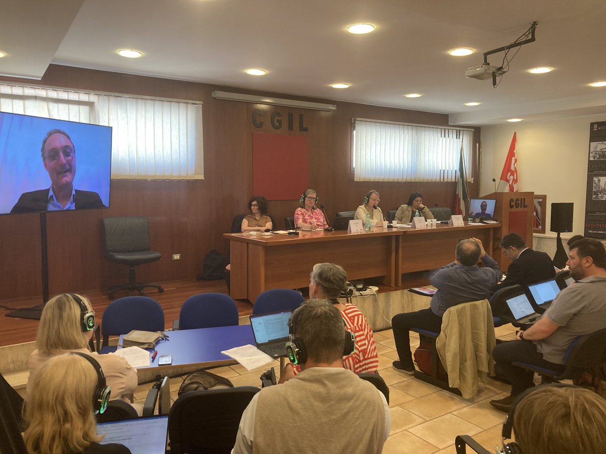PCiambellini's tweet photo. Today, @CCRECEMR and @EPSUnions members are meeting in Cagliari for the first conference of the EU-funded project #LocalSocialDigital.
Many thanks to @CgilSarda @FPCGIL for the invitation to discuss the role of social partners in the digital transition. https://t.co/x9NNjiwkSY