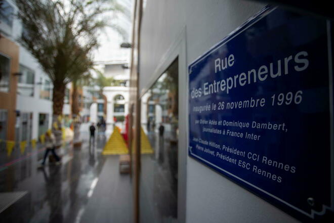 📰Attachée à son identité bretonne et multiculturelle, #Rennes_SB prône une approche disruptive et forme des leaders inspirants de demain ! #Entrepreneurship  lepoint.fr/stories/une-ec…