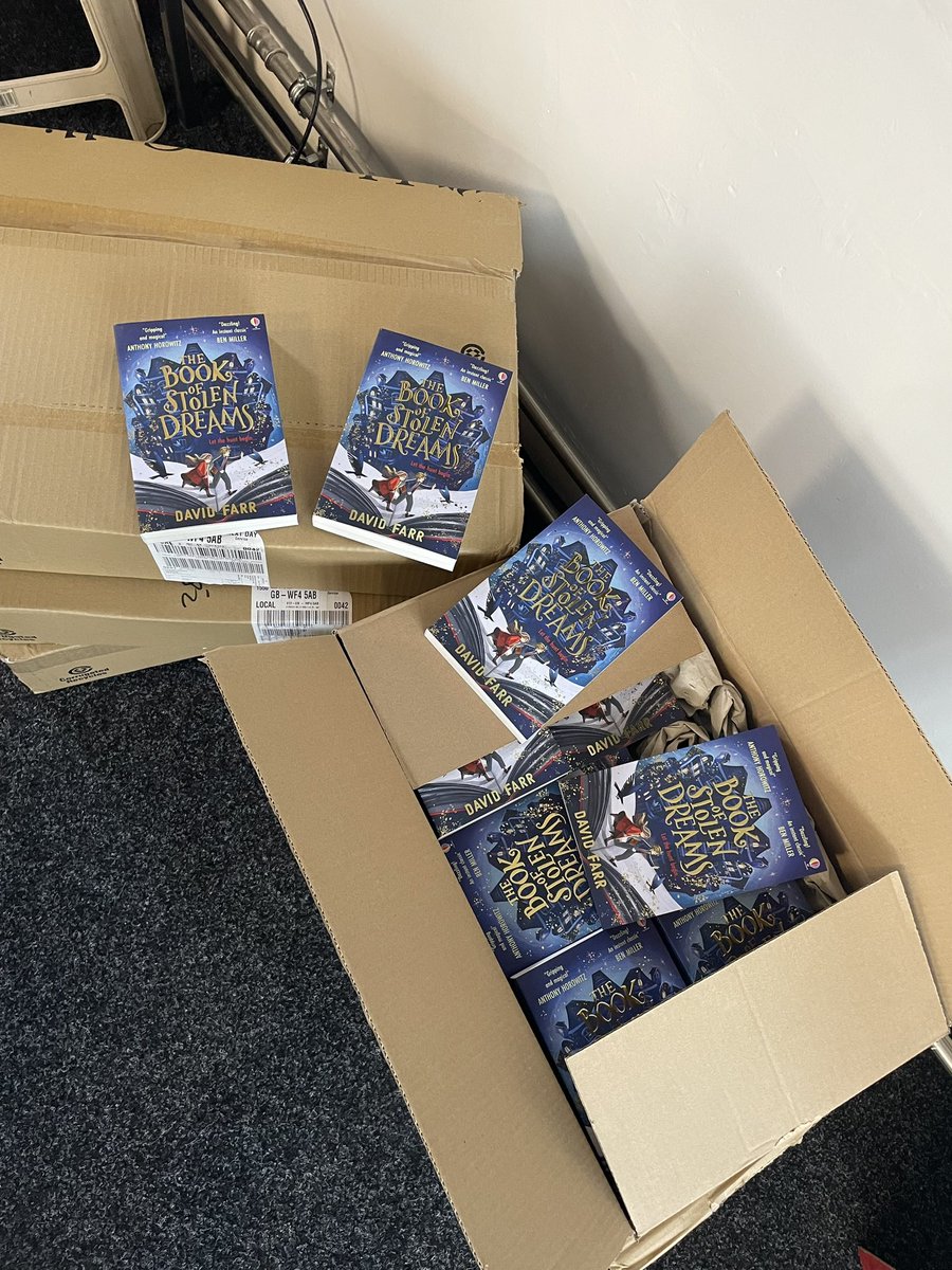 LibraryTAC's tweet photo. Exciting delivery… a little gift for year 7 transition day- @DavidFarrUK’s stunning #thebookofstolendreams 
Thank you @darlingreadsbooks for your help as always. 
@TrinityAcademyC 
#everythingispossibleforonewhoreads https://t.co/VefJYIZcLg