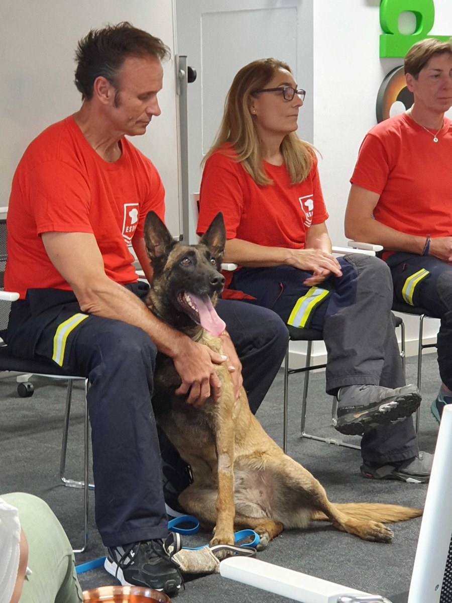¡¡Mil gracias a la Escuela de Salvamento y Detección con Perros <a href="/ESDP_esp/">Escuela Española Salvamento y Detección con Perros</a> por su visita de hoy y por el trabajazo que hacen!! 💚🐶 Si aún no les conoces: escuelasalvamento.org