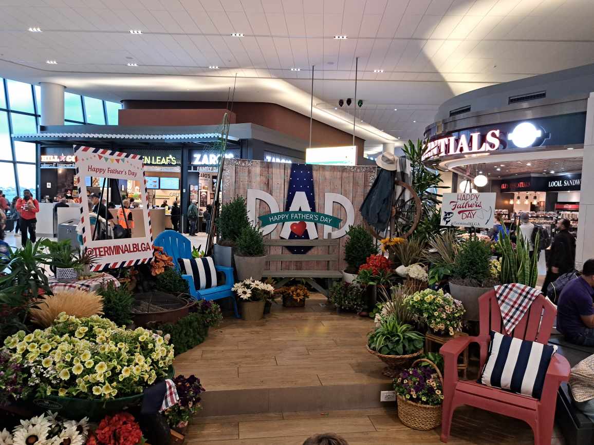Ambius (@ambius) on Twitter photo Happy Father's Day Weekend, LaGuardia travelers!
Stop by <a href="/terminalBLGA/">LaGuardia Terminal B</a> and snap a selfie! 🤳
(Don't forget to tag Ambius!)
Design: Michele Grusser-Garcia & Mary Cahill
Installation: Ambius New Jersey Happy Father's Day Weekend, LaGuardia travelers!
Stop by <a href="/terminalBLGA/">LaGuardia Terminal B</a> and snap a selfie! 🤳
(Don't forget to tag Ambius!)
Design: Michele Grusser-Garcia & Mary Cahill
Installation: Ambius New Jersey