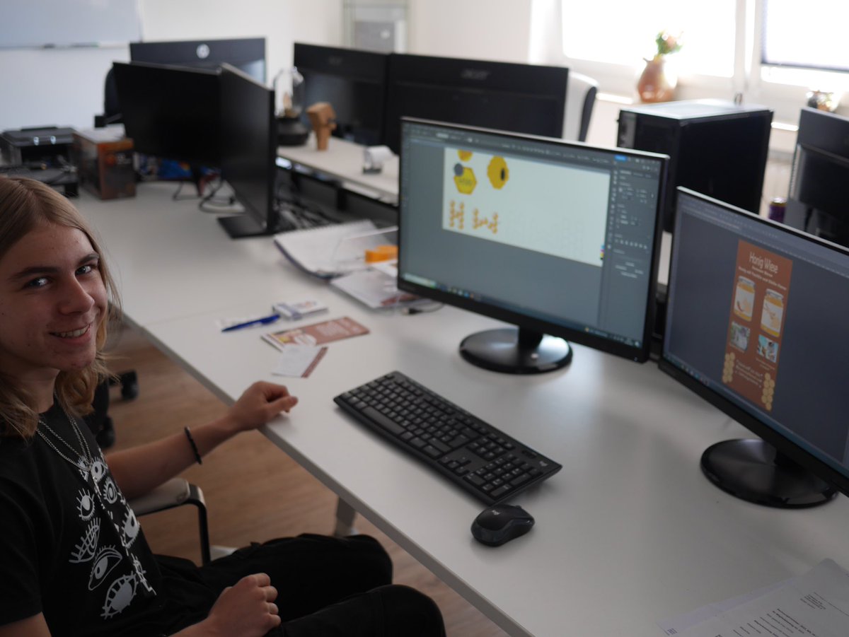 SMCModLangs's tweet image. Very proud of our 4 S5s who have just completed a week of work experience here in Germany. Well done to Marcus, Daniel, Ollie and Aira for their placements at the Mathematikum, Creative Arts, the Gießener Allgemeine Zeitung and the Gießen Marketing GmbH.