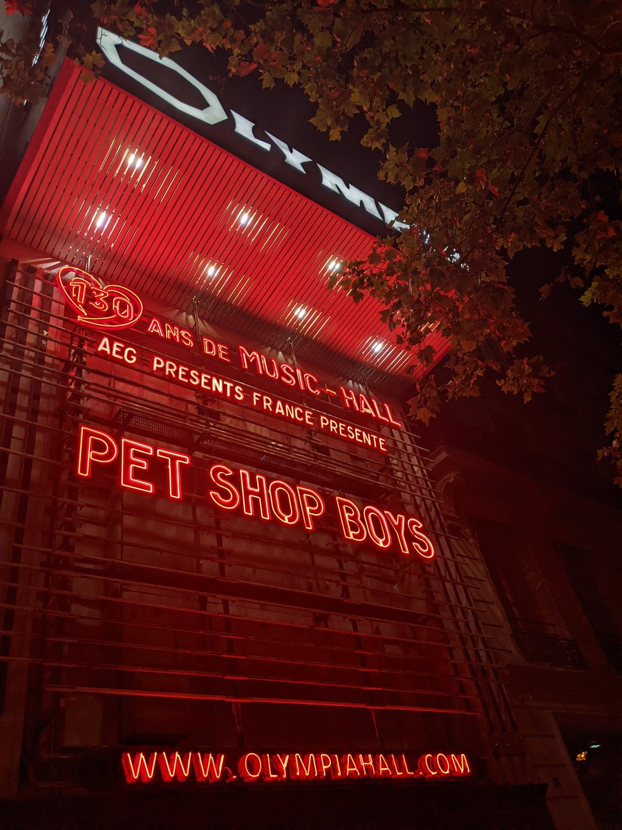 Pet Shop Boys live in Paris.
June 15 2023.

#Dreamworld #PetText #PetShopBoys #Paris