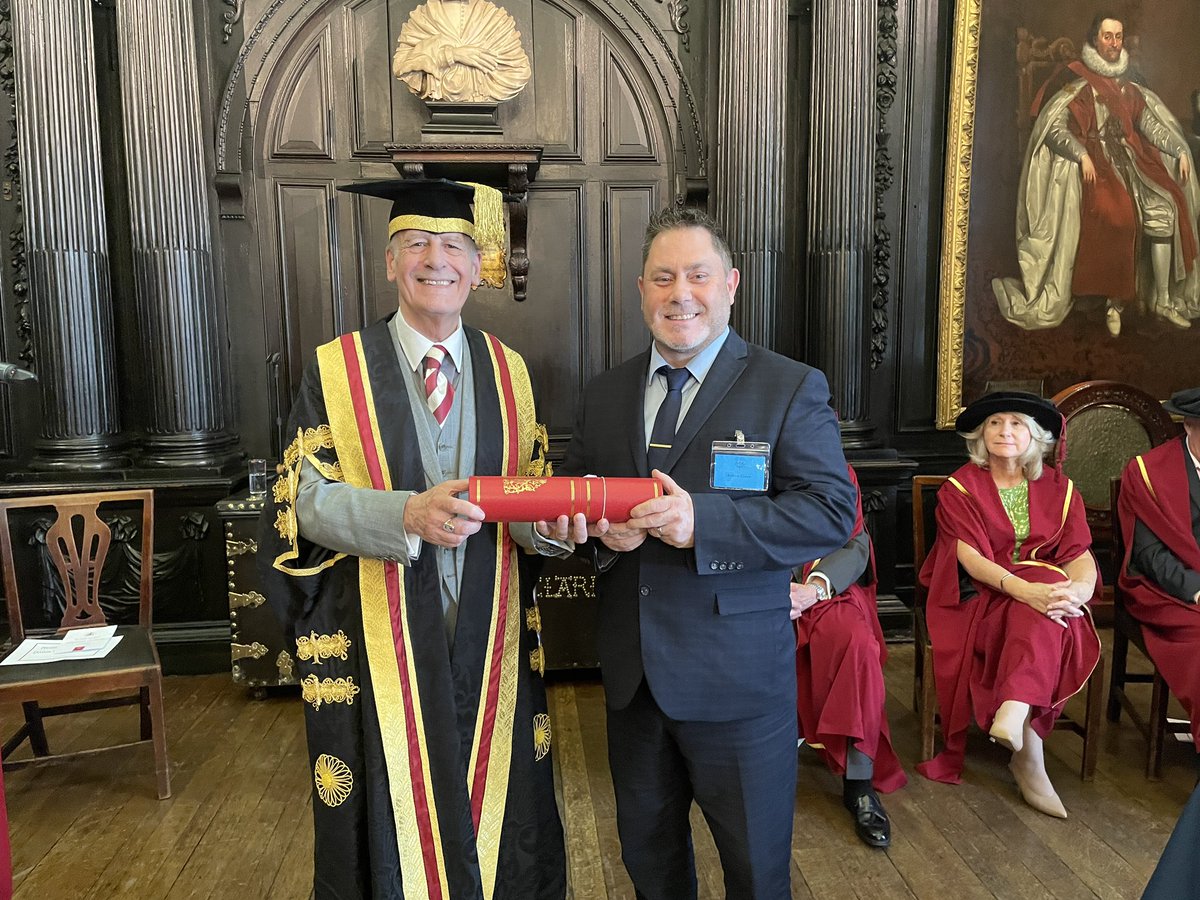 Congratulations to #ChiCollegeGroup, represented by Chief Executive Officer, @AndrewGreen1968, for their admission to membership of the Chartered Institution. #CIFE @Chi_College @BrightonMETcoll @Brinsbury @CrawleyCollege @hhcollege @NorthbrookColl @WorthingCollege