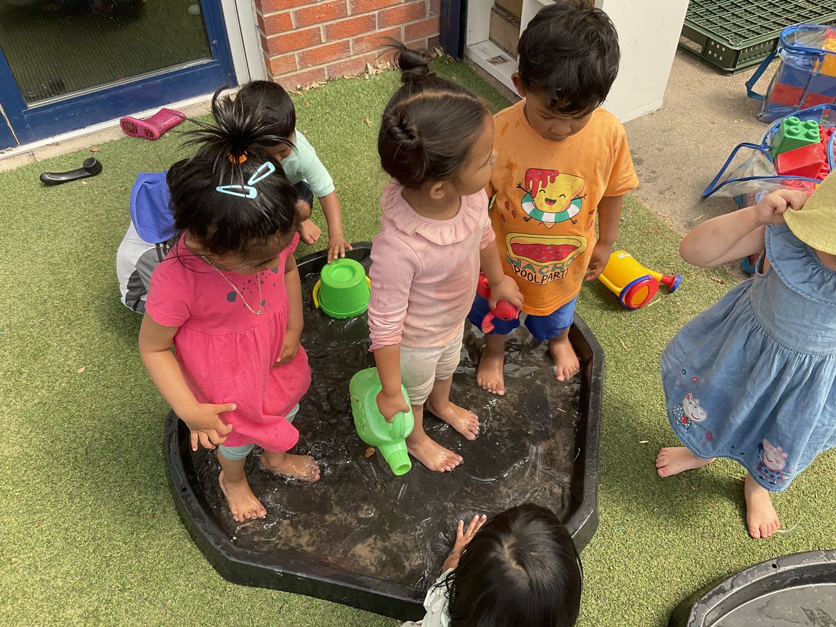 Miss Astley tweet media