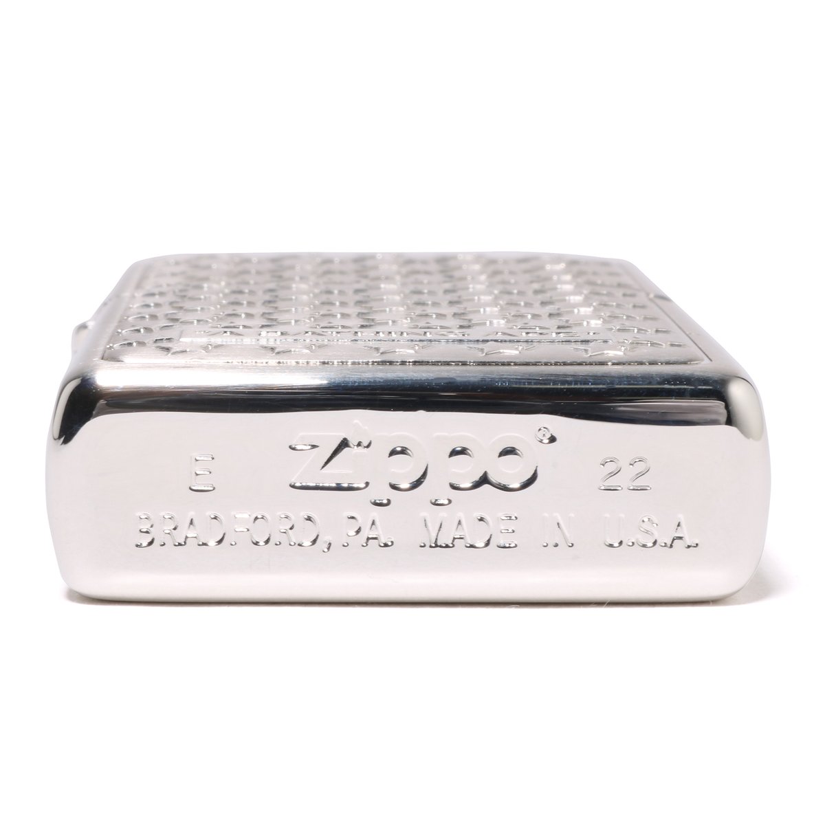 A ZIPPO lighter with the STA PATTERN, one of the signatures of BAPE®︎, is being released.

This item will be available on BAPE.COM and at BAPE STORE® this Saturday, June 17th.

bape.com/blogs/news/sta…

#bape #abathingape #zippo