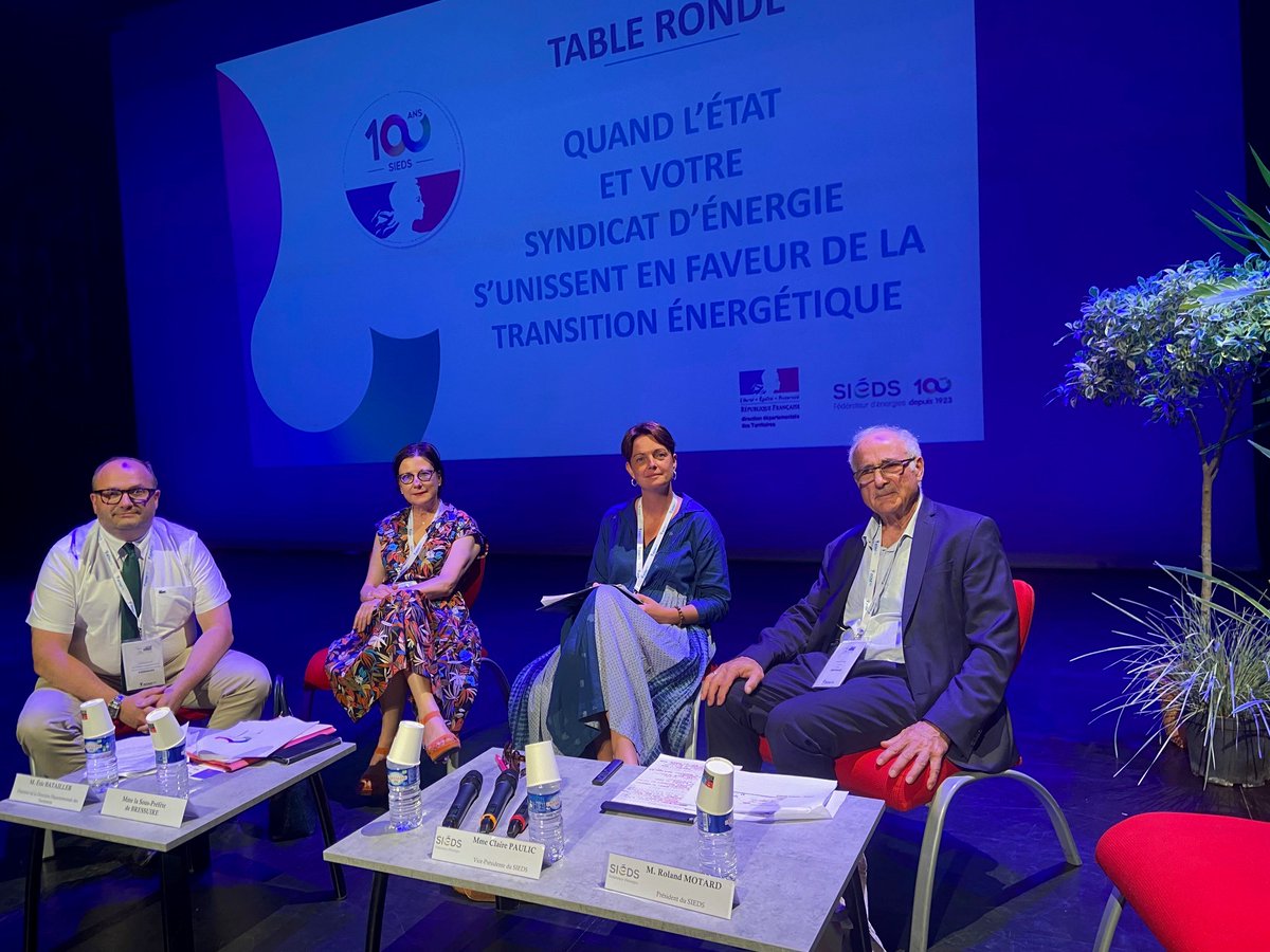 [ÉVÉNEMENT] 📣

Le SIEDS est présent au Congrès des Collectivités des Deux-Sèvres qui se déroule à Bressuire 

Le SIEDS anime une table ronde en partenariat avec les services de l'État
👉"Quand l'État et votre syndicat d’Énergie s'unissent en faveur de la transition énergétique".