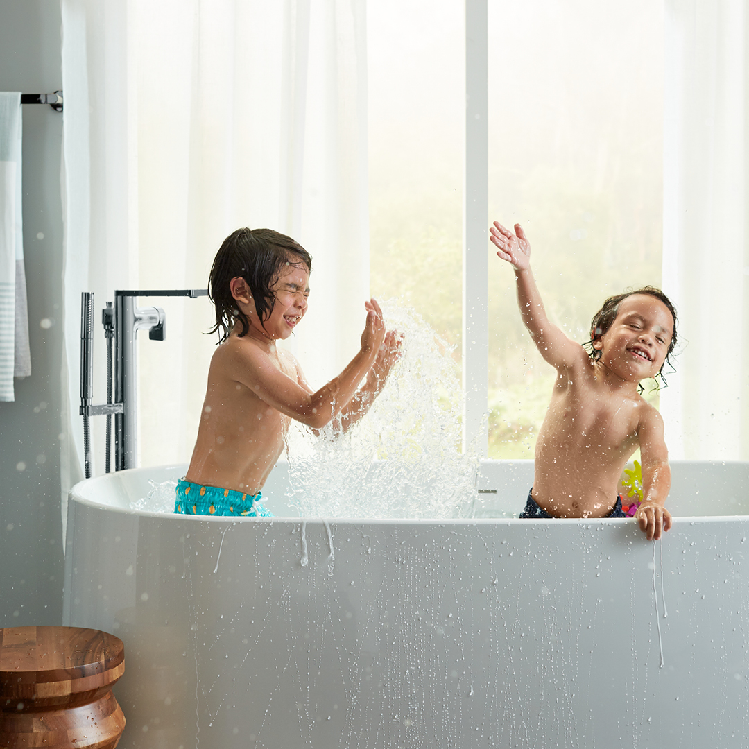 The Ceric freestanding bath from #KOHLER lets you indulge in a deep, immersive soak as you relax against the sloped lumbar support. 

#kohlerideas #kohlerboldlook #bathtubegoals #bathtubdesign #bathroomupgrades #simplystyleyourspace #interiorstyle #designyourhome