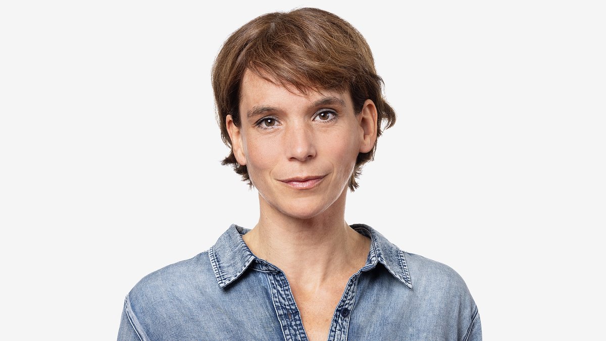 Simone Hulliger wird auf Herbst 2023 Gesprächsleiterin des «Tagesgespräch». Sechs Jahre haben ihre Moderation und Gespräche das «Echo der Zeit» mitgeprägt. medien.srf.ch/-/%C2%ABtagesg…