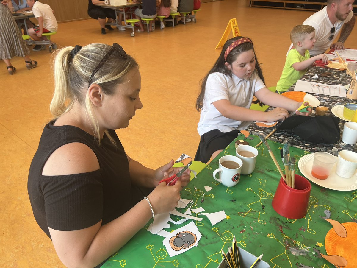 A fantastic first class cafe this afternoon! The children enjoyed showing the parents/carers how to use Minecraft to make a rainforest and got creative making orangutans 🦧<a href="/IDS_Mrs_Parfitt/">Mrs D Parfitt</a> <a href="/IDS3to18/">Idris Davies School 3_18</a> <a href="/MrElliott01/">Jamie Elliott</a>