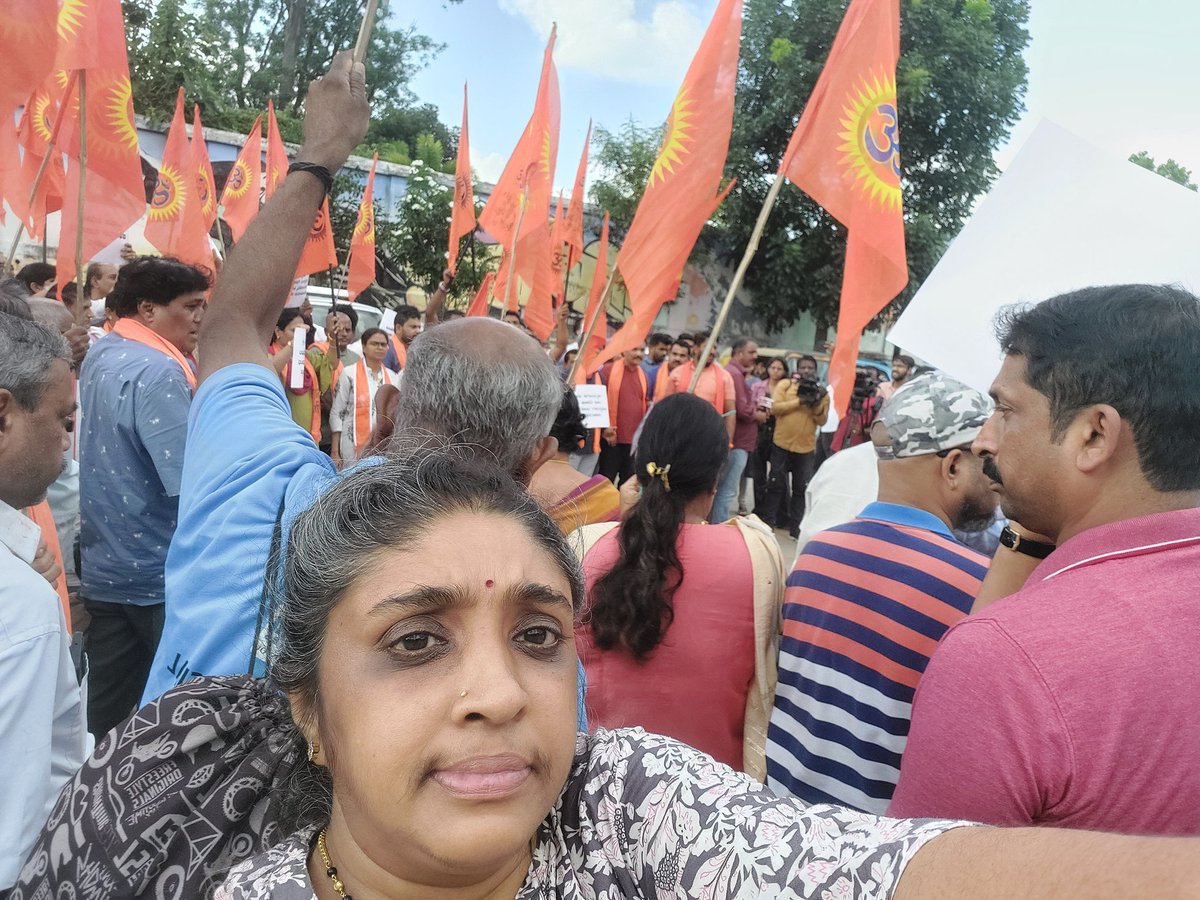 sneharaghunath9's tweet image. Attended #anticonversion law protest in bengaluru of VHP and save Hindu girls