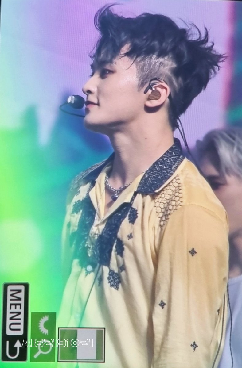 chocohyck's tweet image. mygod mark lee 😣