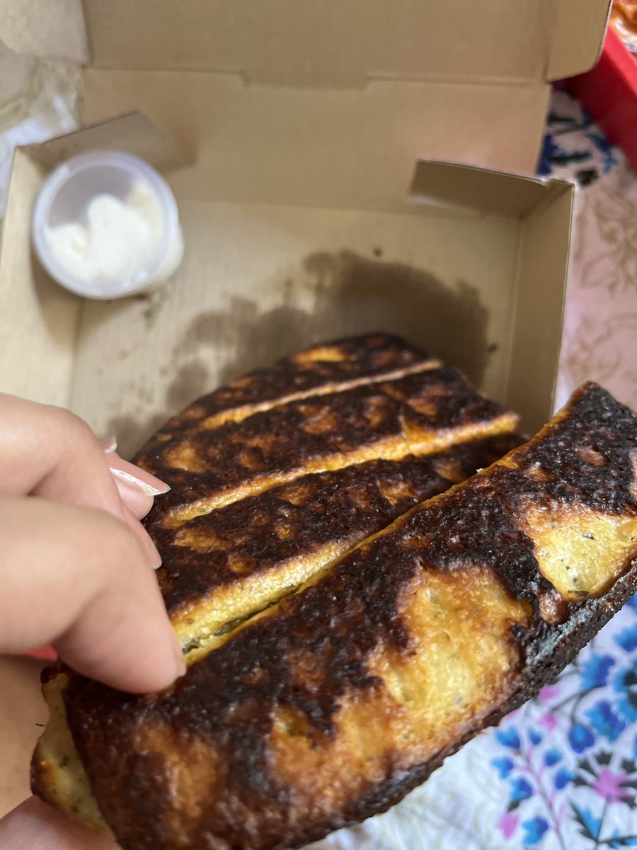 patil_harnisha's tweet photo. @zomato @zomatocare @zomatoin 

Hey @Zomato, ordered @Oven_Story garlic bread on 20th May, it was burnt! You promised refund via email, but no sign of it yet. Disappointed with the lack of follow-up. #CustomerService #RefundNeeded #Zomato #ovenstory #poorcustomerservice https://t.co/BAHk7XmumM