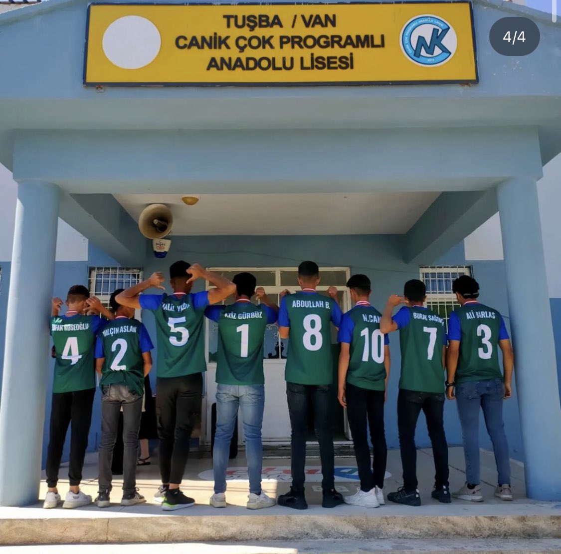 Okulumuzda düzenlenen futbol turnuvası şampiyonları ⚽🏆

Emeği geçen öğretmenlerimize teşekkür ediyoruz🌸

@meslegimhayatim 
@van_il_mem 
@tevkehasan 
@mbbedevioglu 
@turkrecep_
@mdenizkzl 
@tusbailcemem 
@tusbaarge 

#birlikteuretiyoruz
#birliktecalisiyoruz