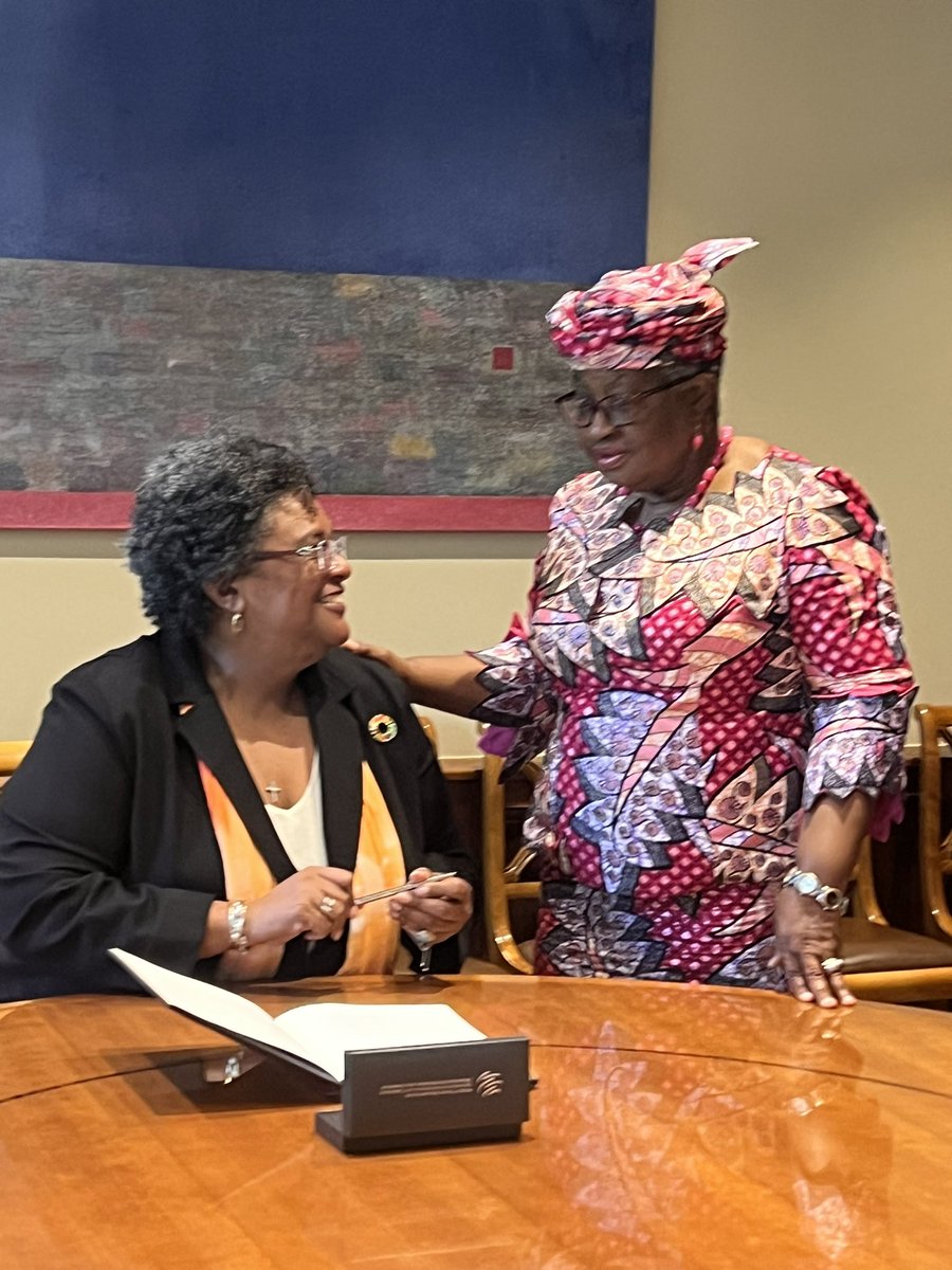 Matthewbarbados's tweet image. Excellent meeting between #Barbados Prime Minister @miaamormottley &amp;amp; @wto DG @NOIweala. From fisheries to e-commerce and from WTO reform to the Bridgetown Initiative, it was a rich discussion between these two powerhouses.