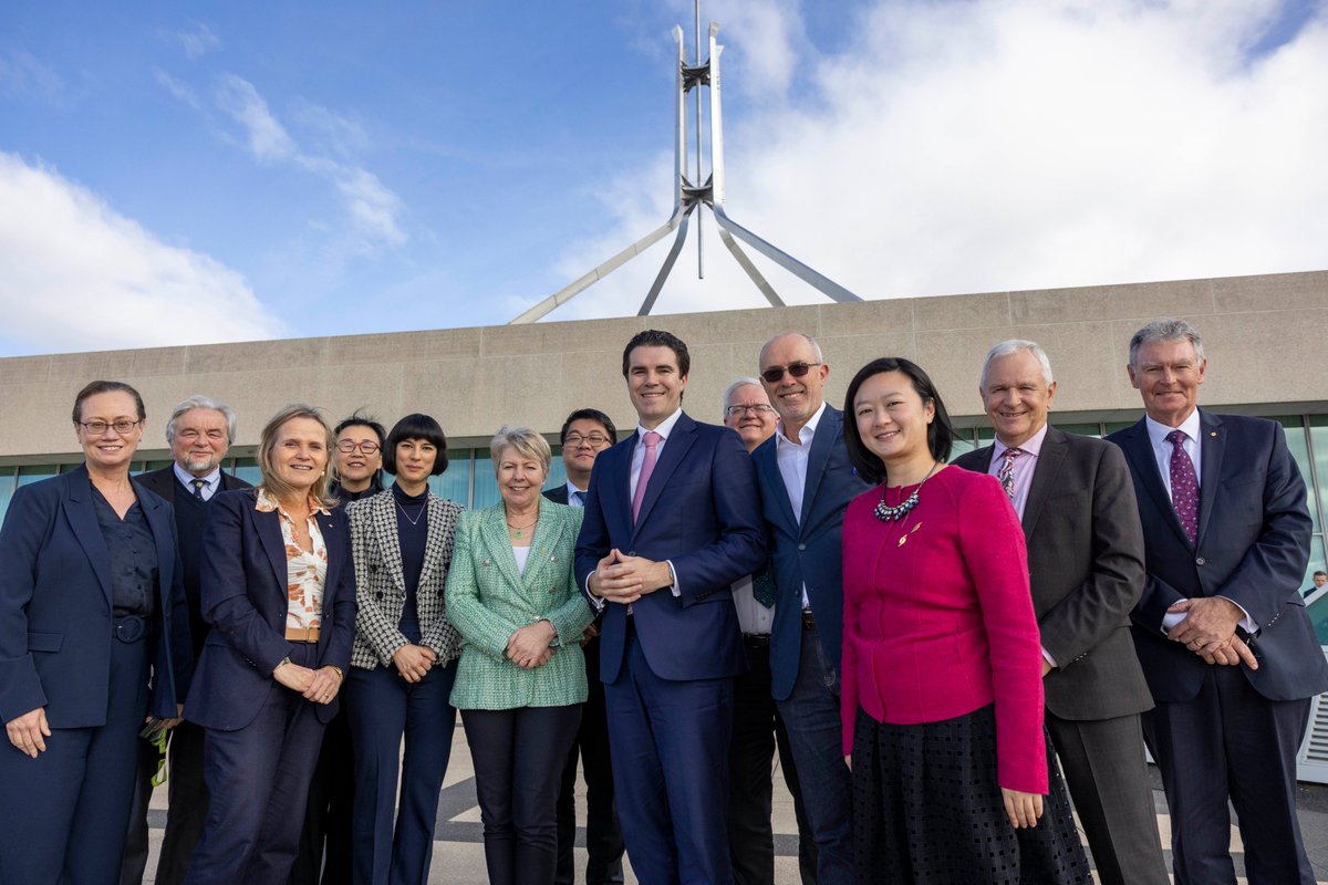 The National Foundation for Australia-China Relations Advisory Board had valuable discussions yesterday on bilateral relations w/Ministers @SenatorWong  @TimWattsMP Don Farrell @andrewjgiles, Secretary of DFAT Jan Adams and the PRC Ambassador Xiao Qian

#AustraliaChinaFoundation