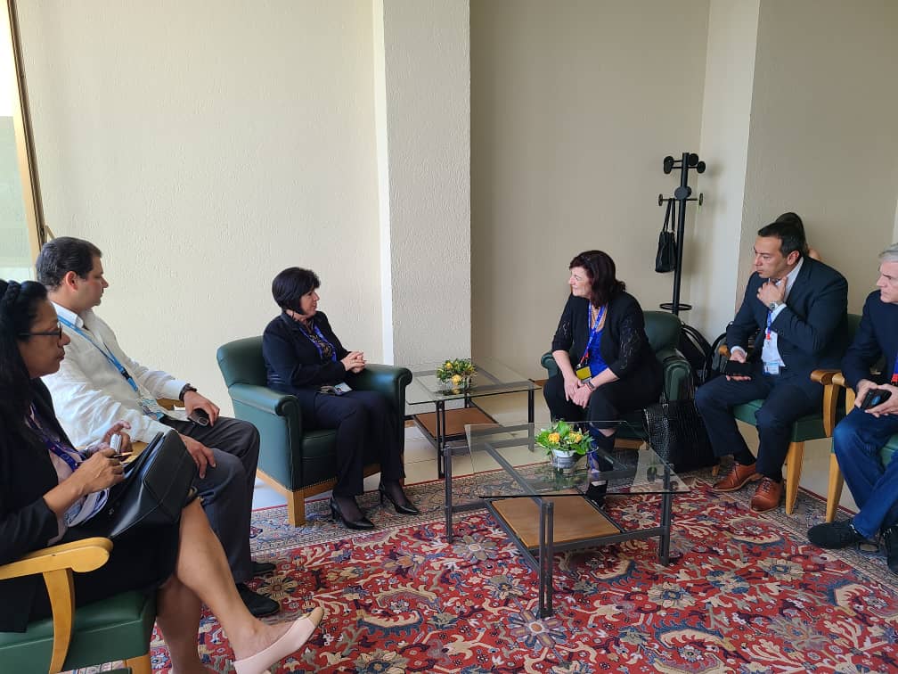 Ministra de <a href="/MTSS_CUBA/">MTSS CUBA</a>, @MartaEFeito, se reunió con su homóloga de Argentina durante #CIT2023 

Provechoso intercambio para explorar posibilidades de avanzar cooperación entre ambas naciones en cuestiones relacionadas con mundo del trabajo