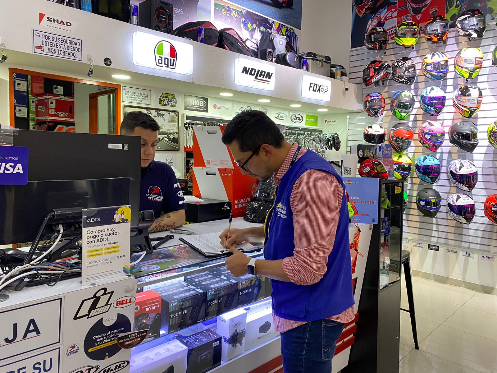 Superintendencia de Industria y Comercio on X La Red Nacional de Proteccion al Consumidor de la SIC adelanto una jornada de orientacion dirigida a comerciantes del Centro Comercial El Eden en