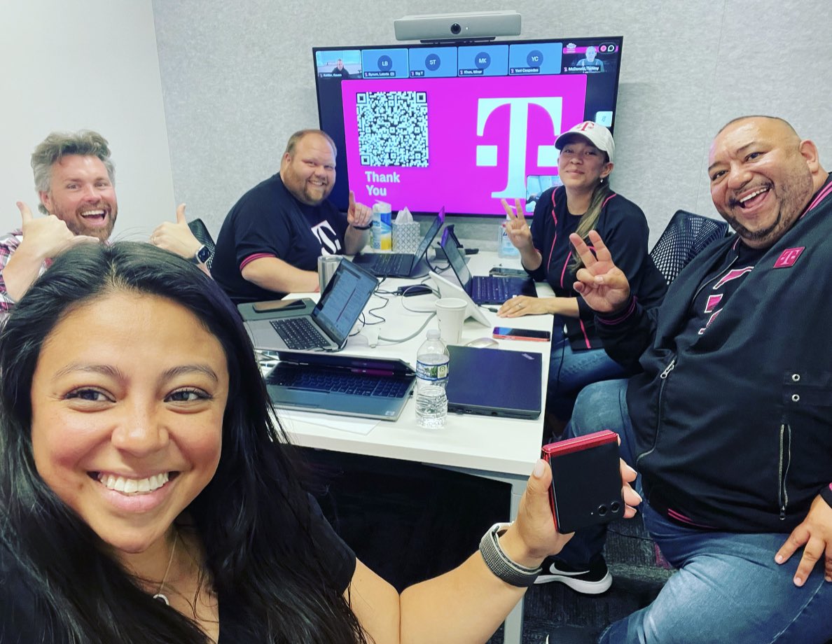 Love being on the process team working alongside the Central Operations team! We had a blast this week unboxing LIVE the new Viva Magenta @Moto Razr+! 🎉 #CentralRocks #OpsExcellence @domjrcoleman @jennyabonce @TRoyal25