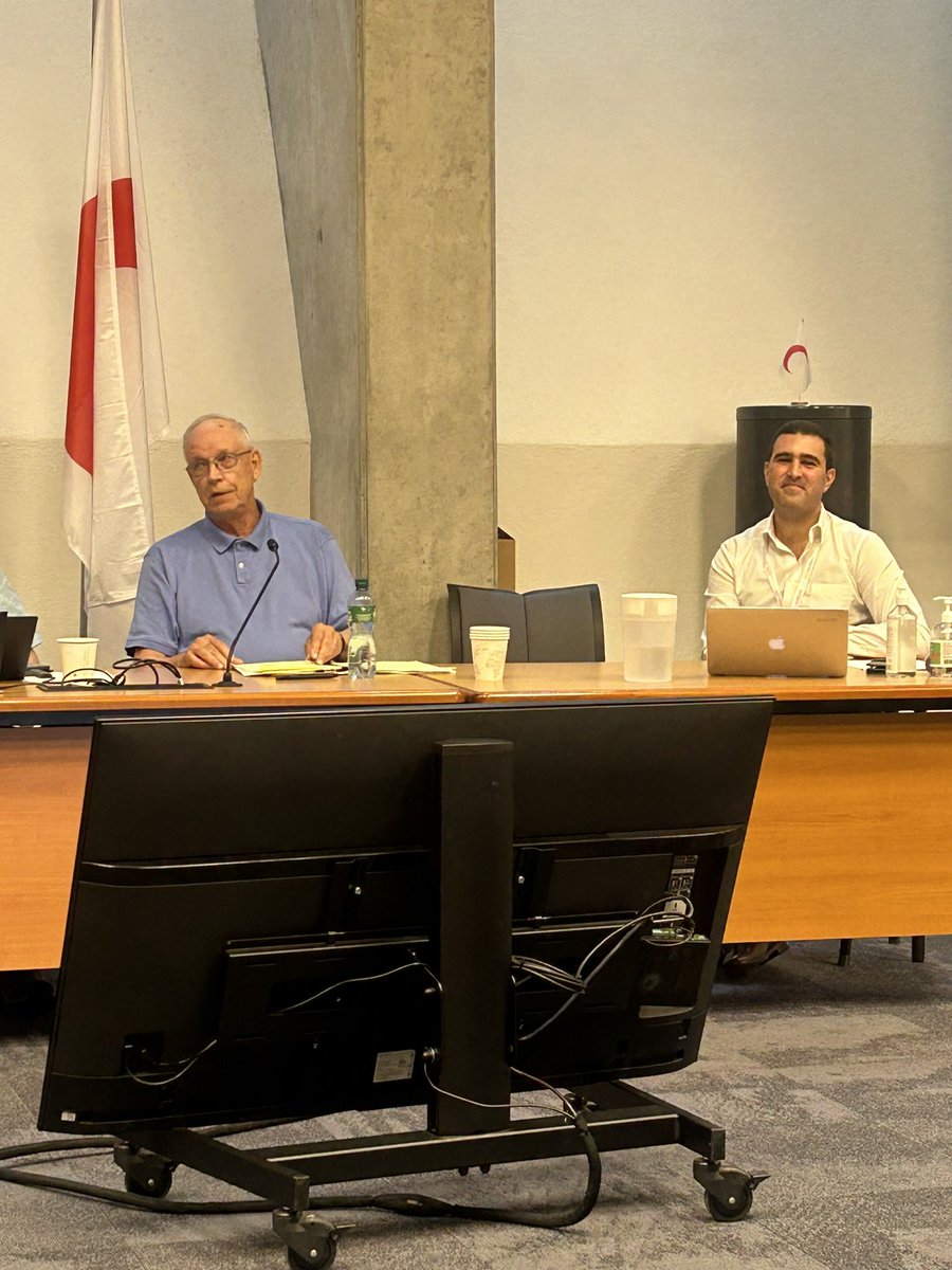Resilienthum's tweet photo. A conversation with the esteemed David Forsyth with discussant Romain Fathi https://t.co/H16w7X7K3O