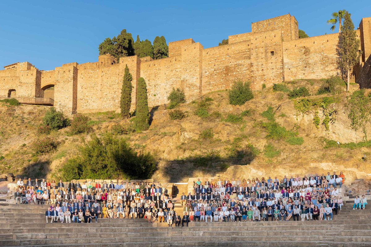 La candidatura de Málaga a acoger la Exposición Internacional en 2027 cuenta con el apoyo de centenares de empresas, entidades y asociaciones. 

📸 Gran parte de ellas ha tenido la oportunidad de sumarse a esta foto de familia en el Teatro Romano.