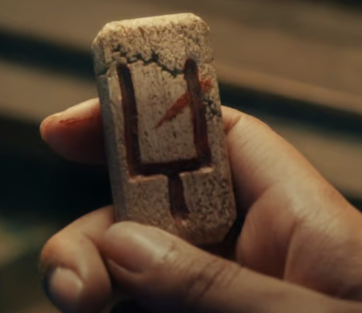 Wait a second, the talisman in Demon 79 is the glyph symbol from Bandersnatch - Pax? #BlackMirror #BlackMirrorS6