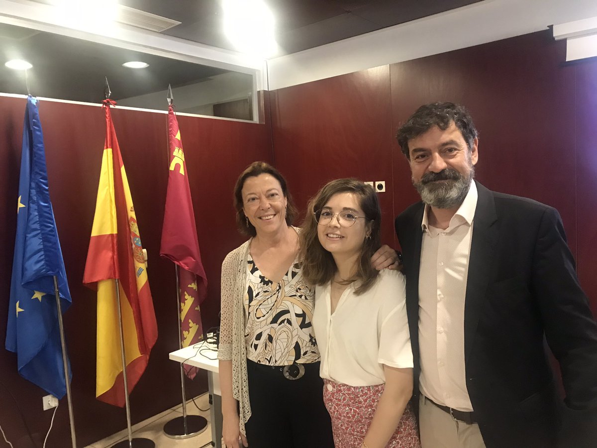 Enhorabuena a Sensi de los Reyes <a href="/AMReyesGar/">Sensi De Los Reyes</a> que defendió brillantemente su Doctorado Internacional en <a href="/UMU/">Universidad Murcia</a> bajo la tutela de sus directores <a href="/Constant_MG/">Constantino Martínez</a> y <a href="/Rocio_GlezCo/">Rocio Gonzalez-Conejero</a> Buen trabajo !!!