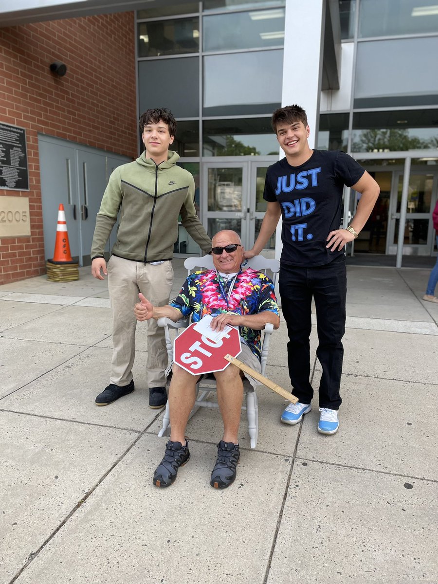 MrCarey_'s tweet photo. When you leave a legacy. 

#HuskyPride ❤️ https://t.co/UaDmqizE7x
